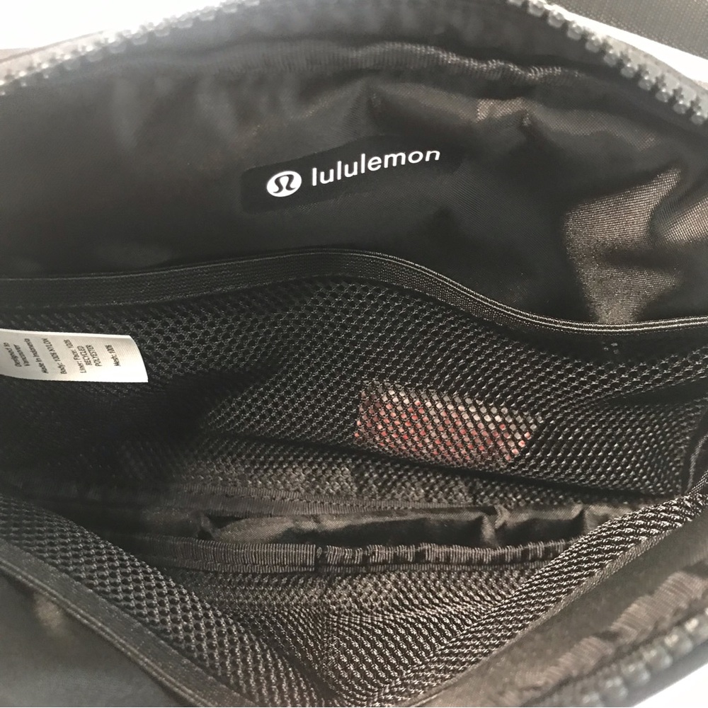 NWT Lululemon Everywhere Belt Bag Crossbody Bum Large 2L Black NEW - Picture 11 of 14